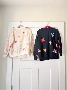 Old Navy size s 6/7 Kids Star & Heart Print Sweatshirt - Cream and Navy